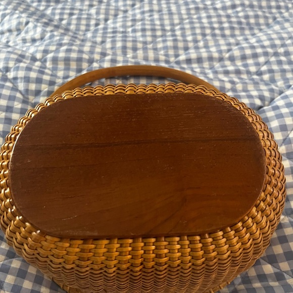 EUC Brooks Brothers woven Nantucket STYLE basket purse with navy cotton lining. - Picture 6 of 9